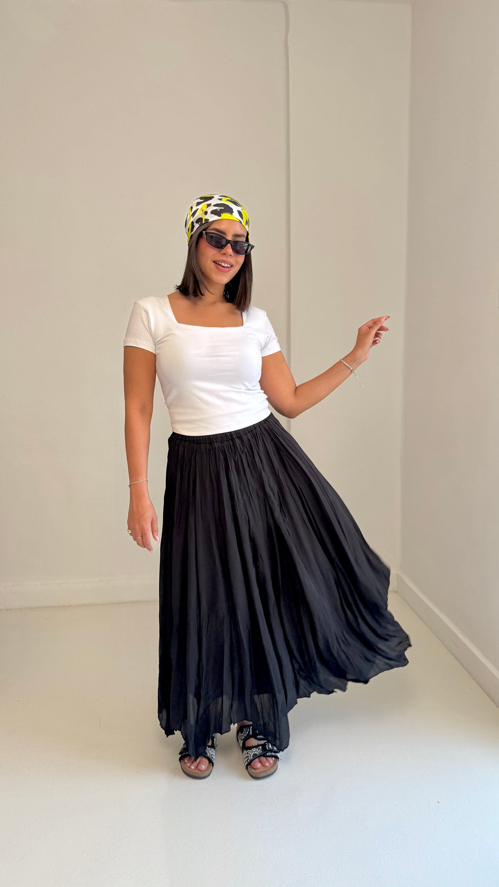 Flowy Crinkle Skirt In Black