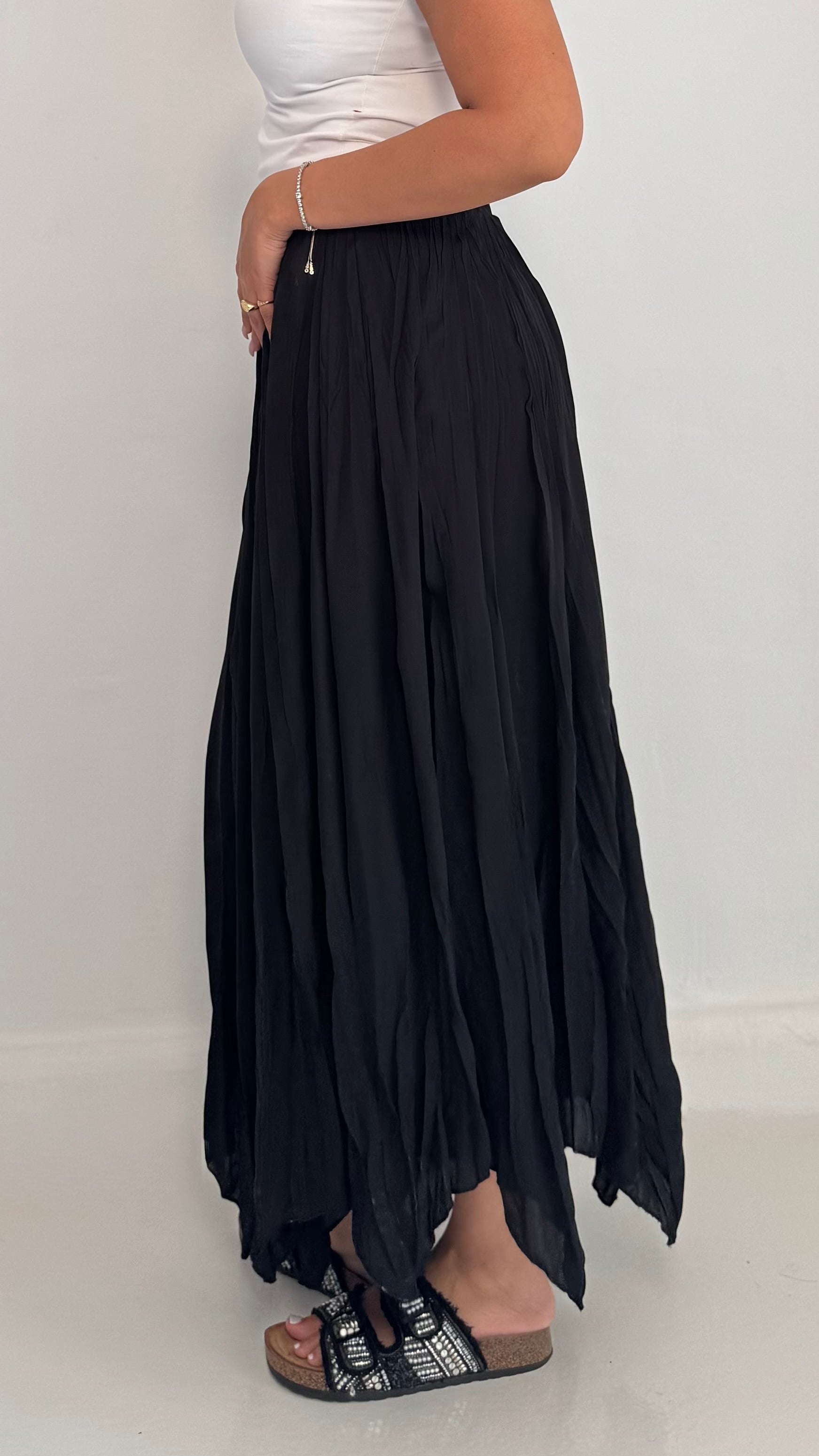 Flowy Crinkle Skirt In Black