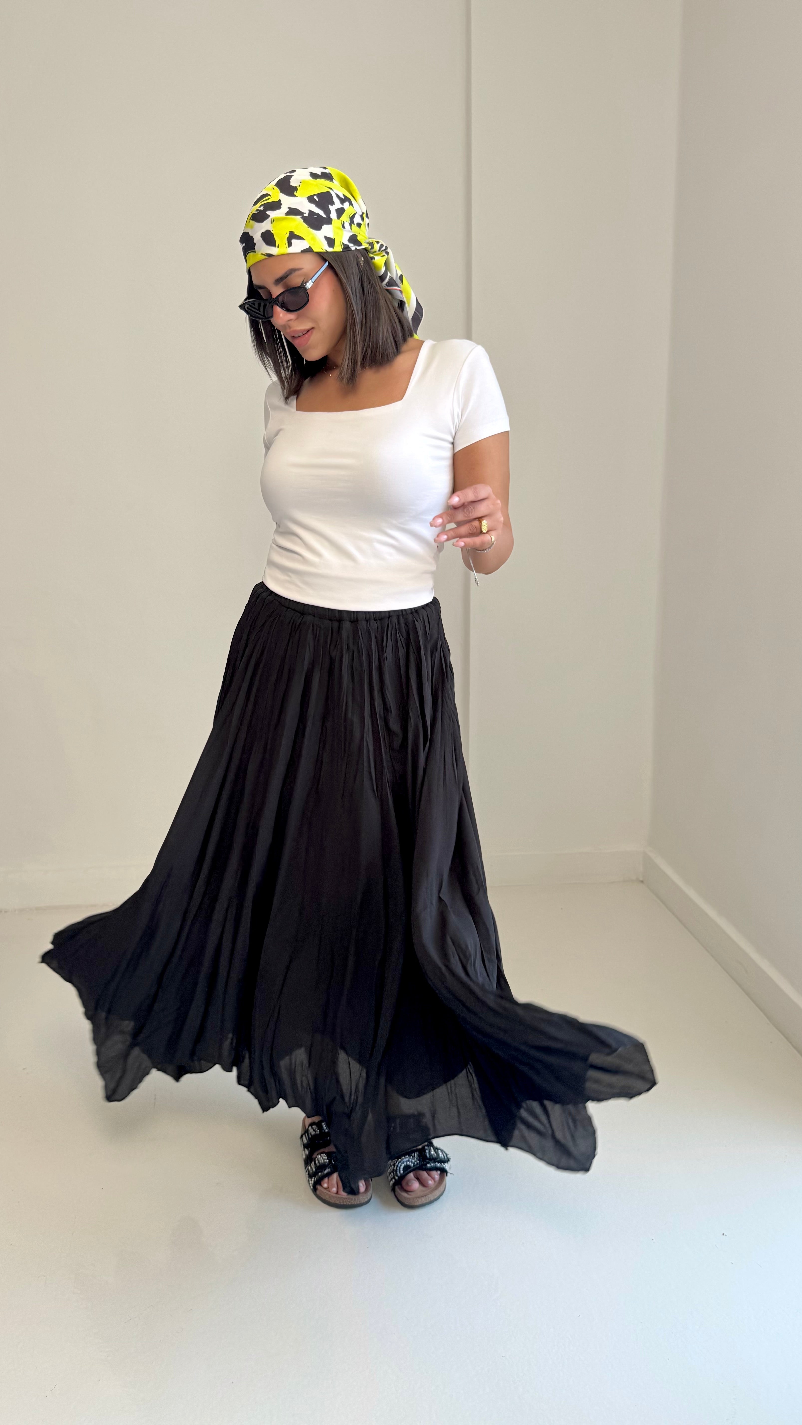 Flowy Crinkle Skirt In Black