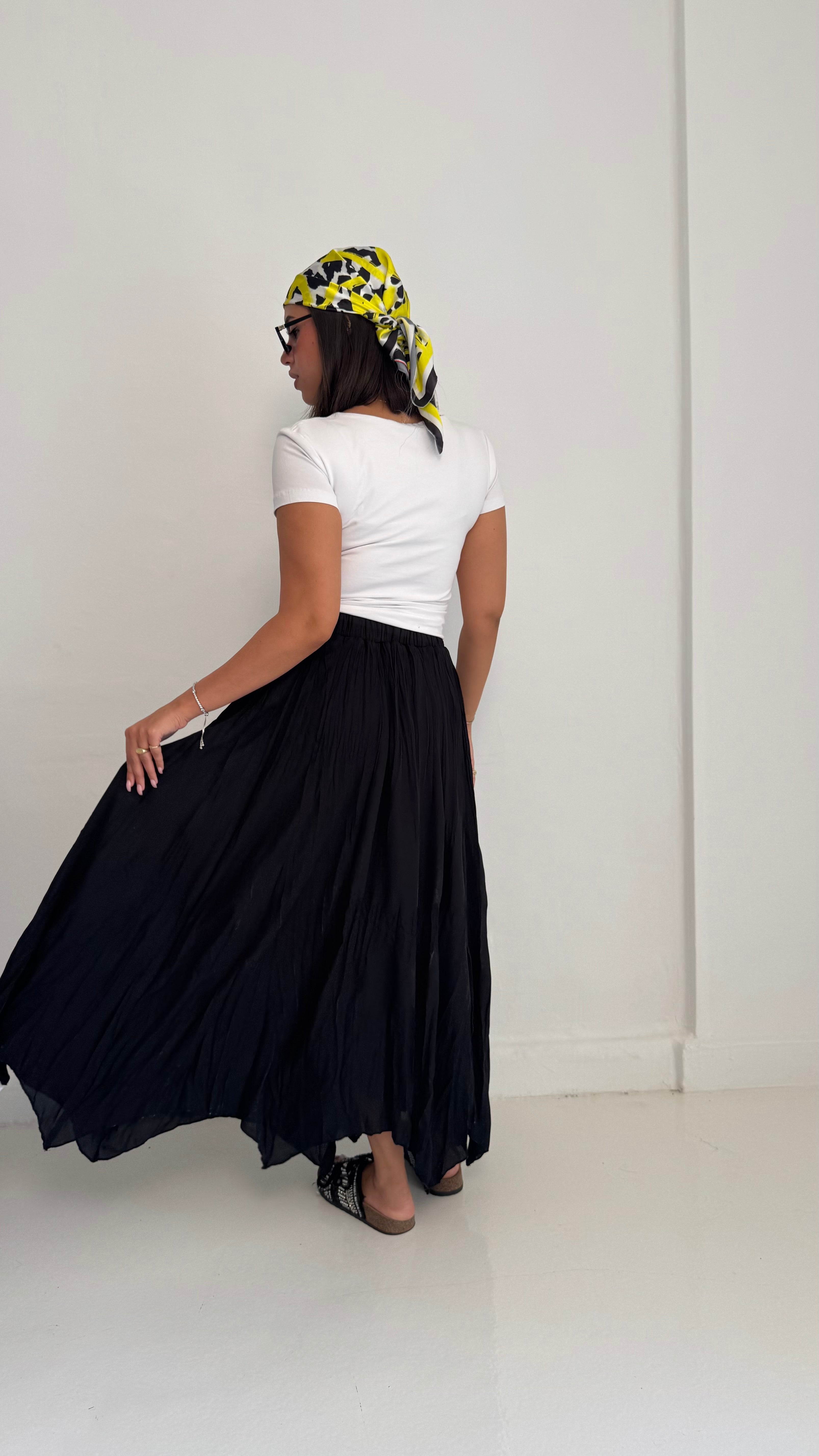Flowy Crinkle Skirt In Black